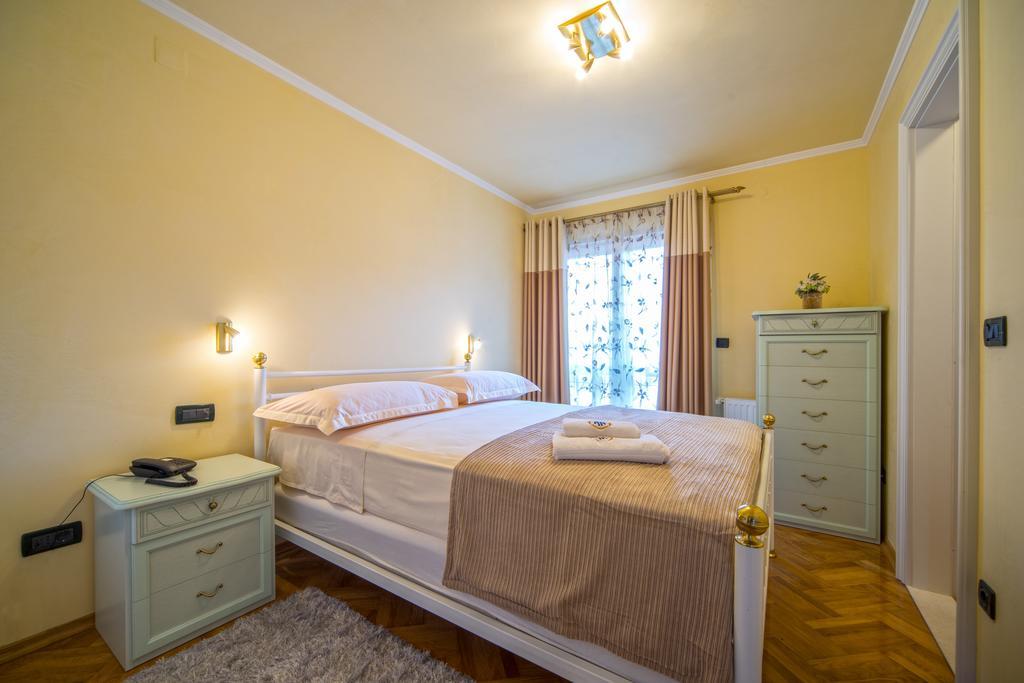 Apartments Anna Omiš Habitación foto